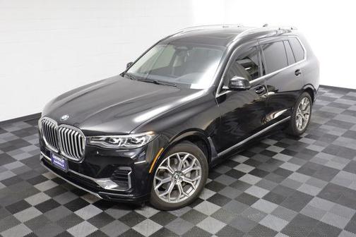 Black Sapphire Metallic 2022 BMW X7 xDrive40i