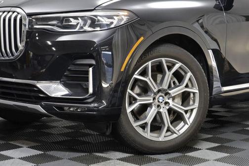 Black Sapphire Metallic 2022 BMW X7 xDrive40i