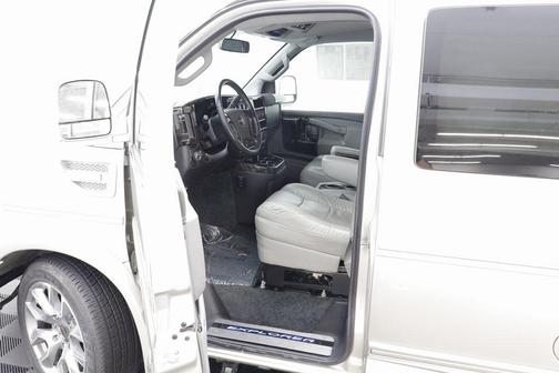 2022 GMC Savana 2500 Work Van