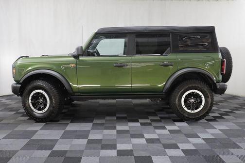 Eruption Green Metallic 2023 Ford Bronco Badlands
