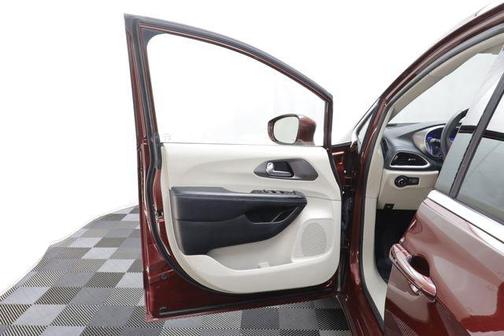 Velvet Red Pearlcoat 2021 Chrysler Pacifica Touring