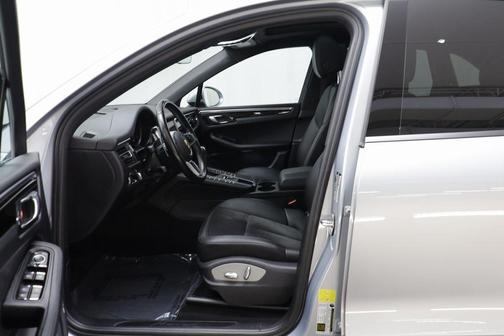 2021 Porsche Macan Base