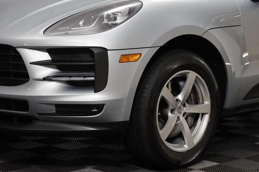 2021 Porsche Macan Base
