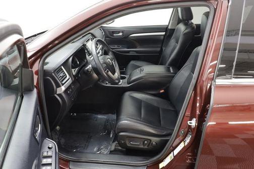 Ooh La La Rouge Mica 2018 Toyota Highlander XLE