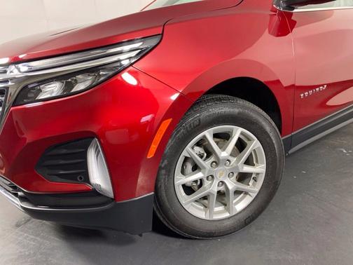 Radiant Red Tintcoat 2024 Chevrolet Equinox LT