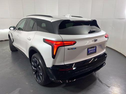 Pearl 2024 Chevrolet Blazer EV RS