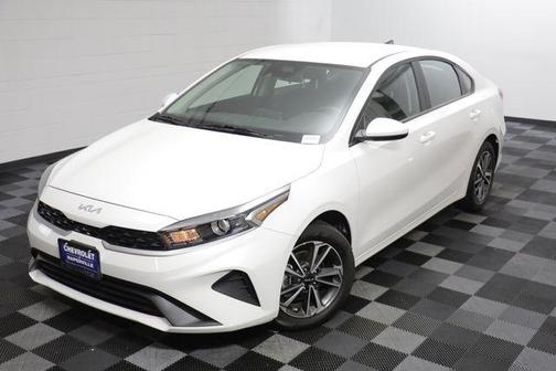Snow White Pearl 2024 Kia Forte LXS