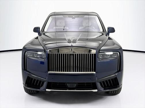 Midnight Sapphire 2026 Rolls-Royce Cullinan
