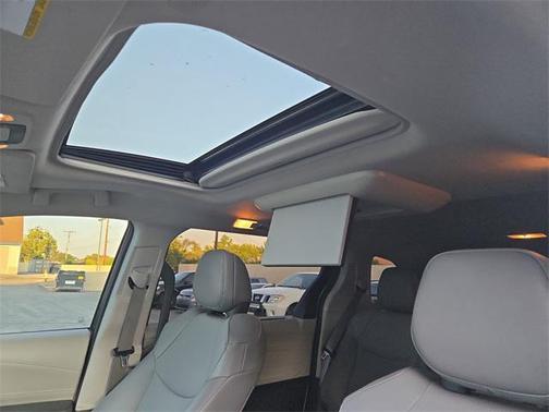 2021 Toyota Sienna XLE 8 Passenger