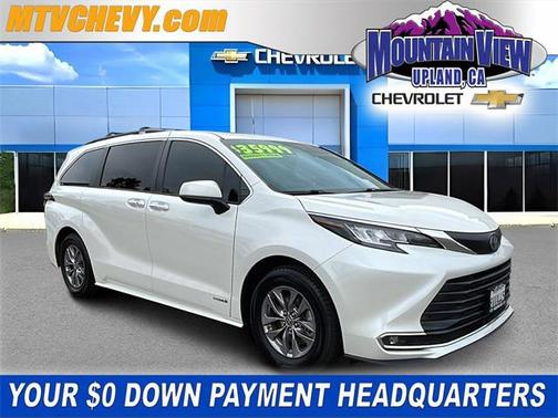 2021 Toyota Sienna XLE 8 Passenger