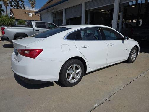 2017 Chevrolet Malibu 1LS