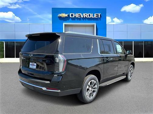 2025 Chevrolet Suburban LT