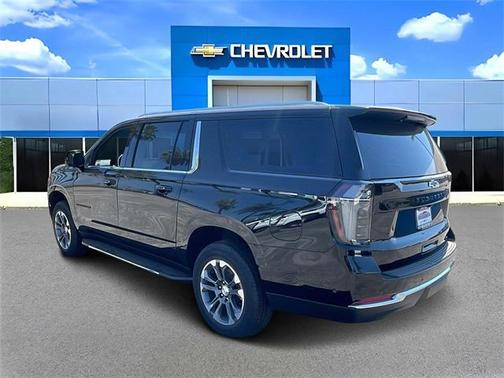 2025 Chevrolet Suburban LT