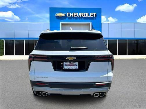 Polar White 2026 Chevrolet Traverse RS
