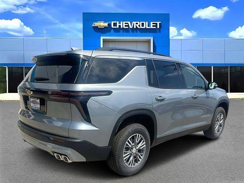 Sterling Gray Metallic 2026 Chevrolet Traverse LT