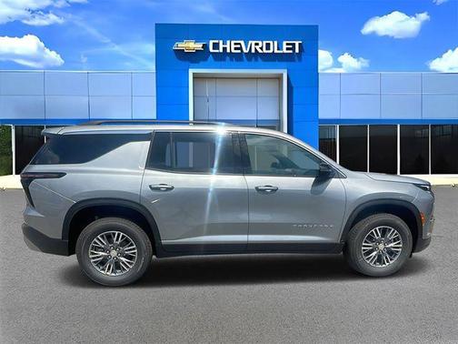 Sterling Gray Metallic 2026 Chevrolet Traverse LT
