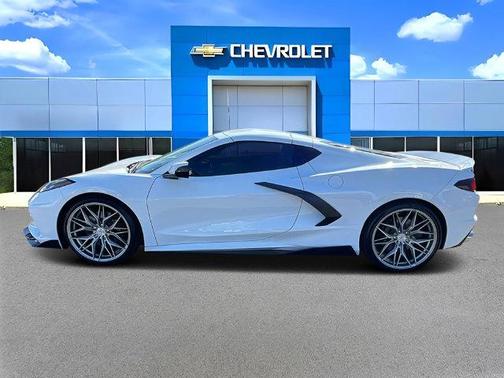 Arctic White 2021 Chevrolet Corvette Stingray w/2LT