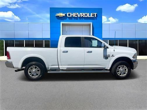 2018 RAM 2500 Laramie Crew Cab 4x4 6'4' Box