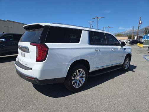 2023 GMC Yukon XL SLT