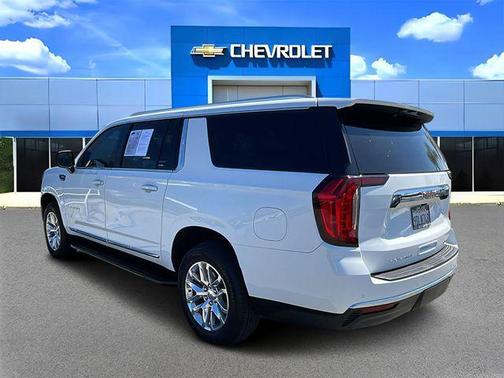 2023 GMC Yukon XL SLT