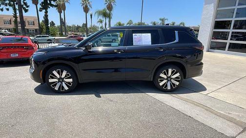 Black 2025 Mitsubishi Outlander SE S-AWC