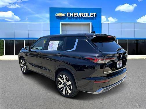 Black 2025 Mitsubishi Outlander SE S-AWC