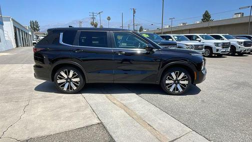 Black 2025 Mitsubishi Outlander SE S-AWC