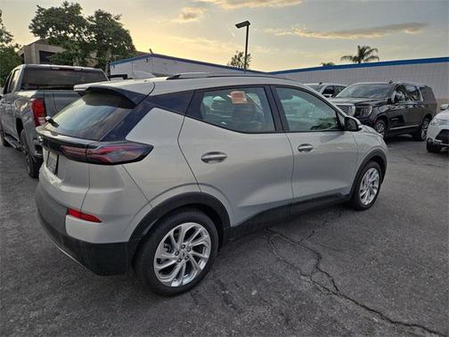 2023 Chevrolet Bolt EUV FWD LT