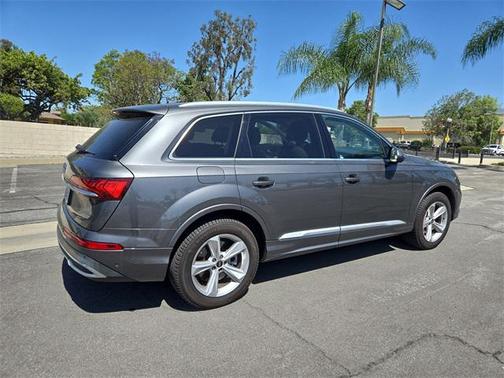 2021 Audi Q7 45 Premium Plus