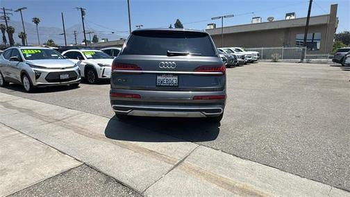 2021 Audi Q7 45 Premium Plus
