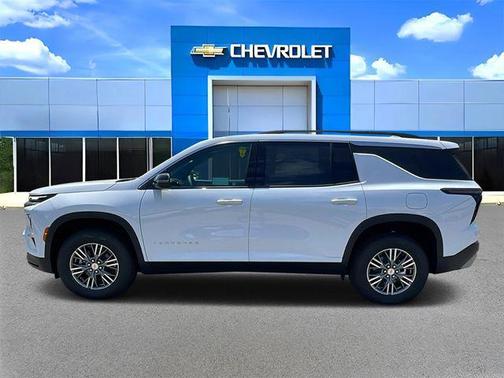 Summit White 2026 Chevrolet Traverse LT