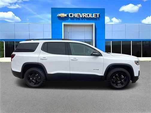 2022 GMC Acadia AWD AT4