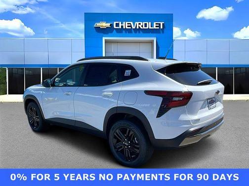 Summit White 2026 Chevrolet Trax FWD ACTIV