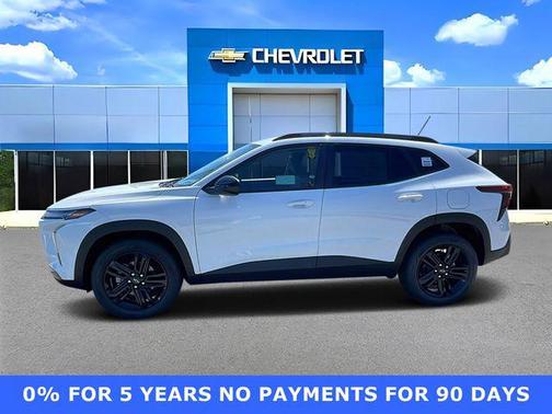 Summit White 2026 Chevrolet Trax FWD ACTIV
