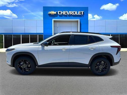 Summit White 2026 Chevrolet Trax LT