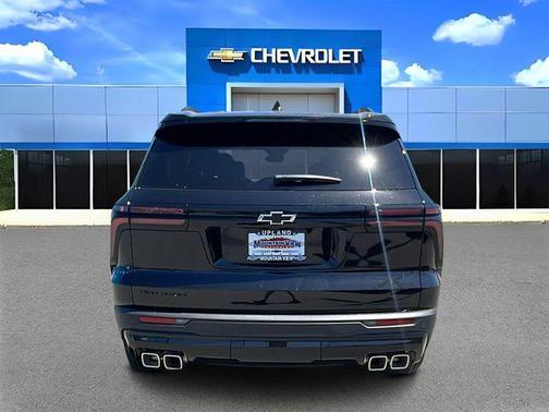 Mosaic Black Metallic 2026 Chevrolet Traverse LT