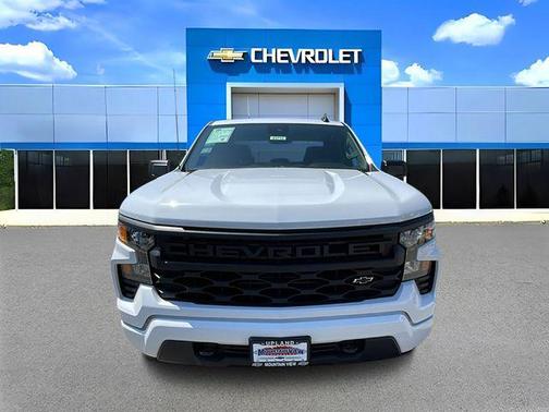 Summit White 2026 Chevrolet Silverado 1500 Custom