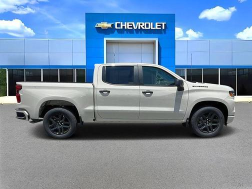 Summit White 2026 Chevrolet Silverado 1500 Custom