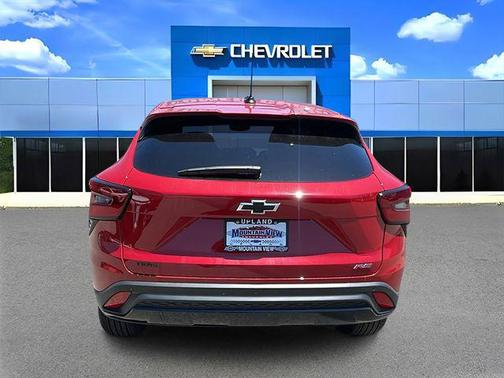 Apex Red 2026 Chevrolet Trax FWD 1RS