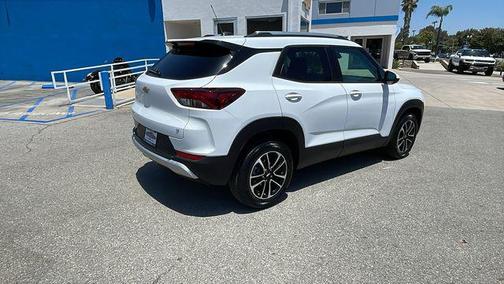 Summit White 2026 Chevrolet Trailblazer LT