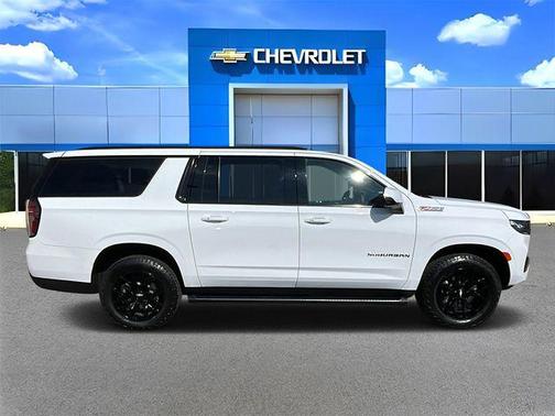 Summit White 2022 Chevrolet Suburban 4WD Z71