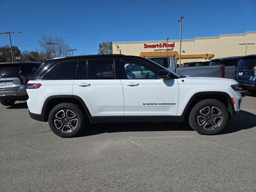 2023 Jeep Grand Cherokee 4xe Trailhawk
