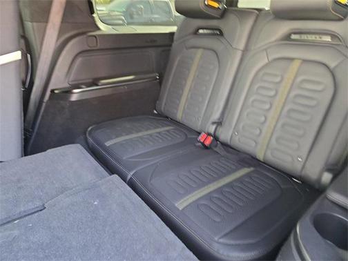 2025 Rivian R1S Adventure