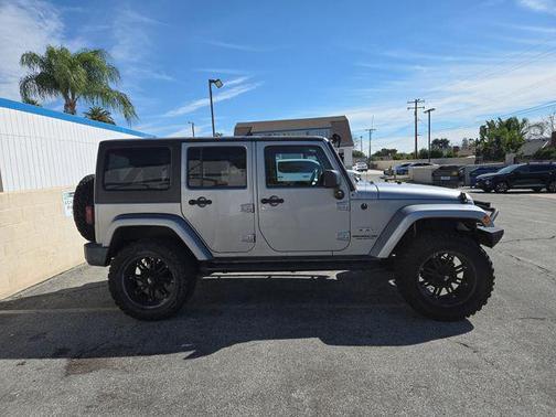 2017 Jeep Wrangler Unlimited Sahara