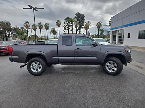 2019 Toyota Tacoma SR