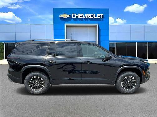 Mosaic Black Metallic 2026 Chevrolet Traverse AWD Z71
