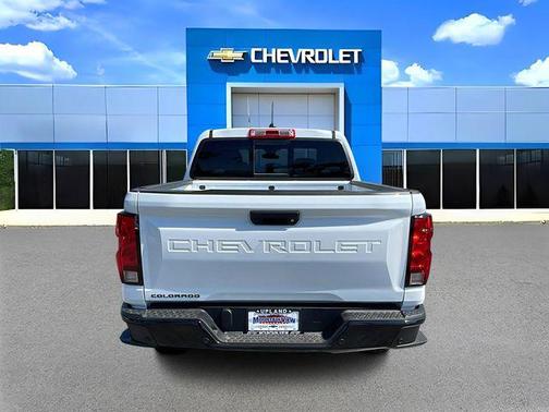 Summit White 2026 Chevrolet Colorado WT