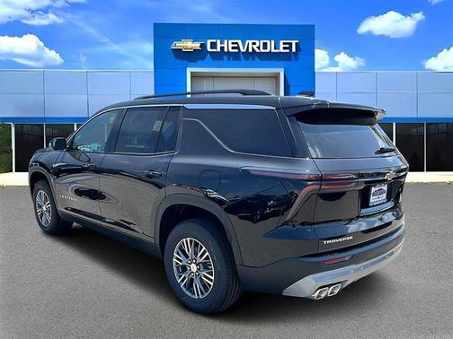Mosaic Black Metallic 2026 Chevrolet Traverse LT