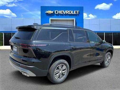 Mosaic Black Metallic 2026 Chevrolet Traverse LT