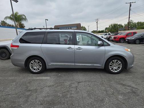 Silver Sky Metallic 2014 Toyota Sienna XLE